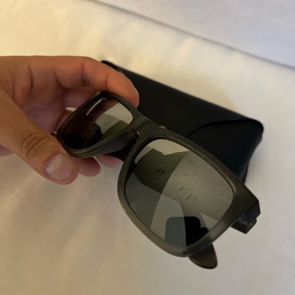 Ray-Ban Sunglasses / Justin Classic in Matte Grey - Picture 4 of 8